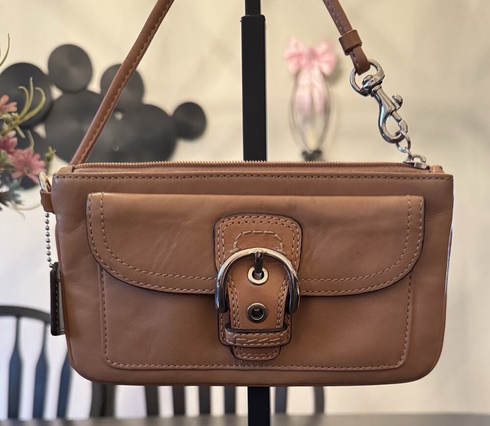 Vintage Coach Soho Tan Leather Wristlet